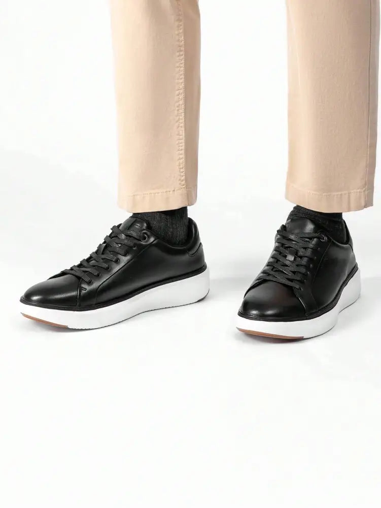 Tênis Casual Couro Com Solado Alto Confortável Tênis Casual Couro Com Solado Alto Confortável