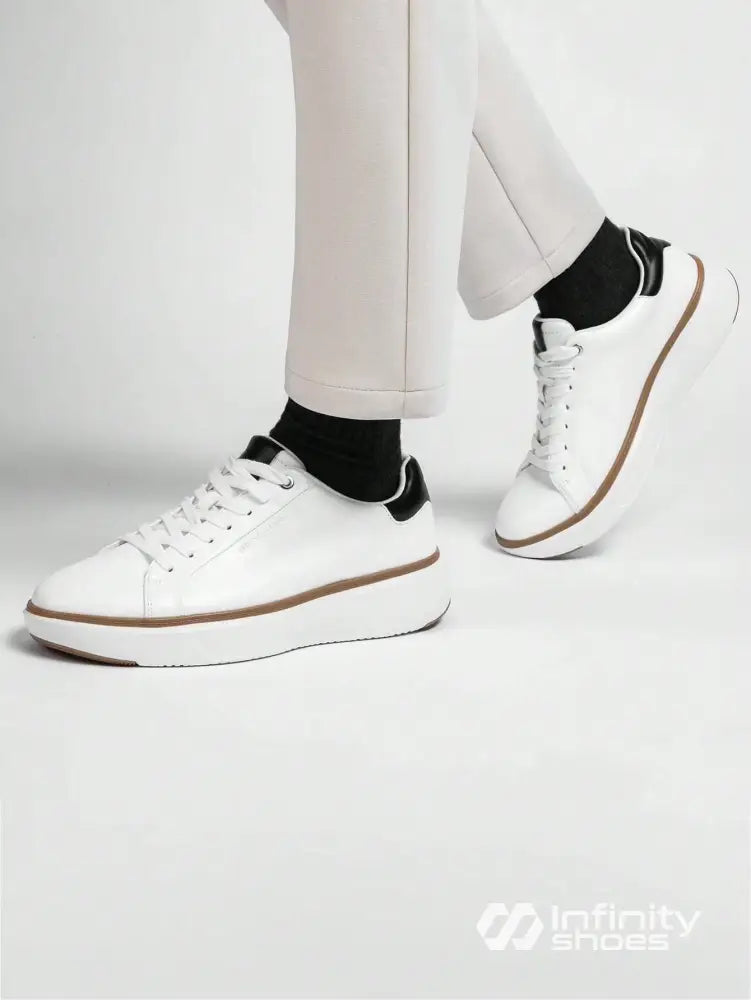 Tênis Casual Couro Com Solado Alto Confortável Tênis Casual Couro Com Solado Alto Confortável