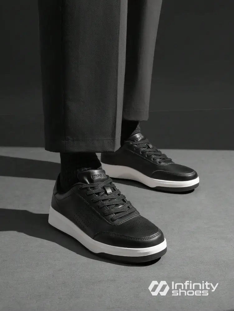 Tênis Casual Perfurado Com Solado Baixo Antiderrapante Tênis Casual Perfurado Com Solado Baixo Antiderrapante