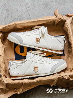 Tênis Casual Retrô Com Detalhes Em Camurça E Solado Ranhurado Tênis Casual Retrô Com Detalhes Em Camurça E Solado