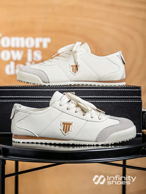 Tênis Casual Retrô Com Detalhes Em Camurça E Solado Ranhurado Tênis Casual Retrô Com Detalhes Em Camurça E Solado