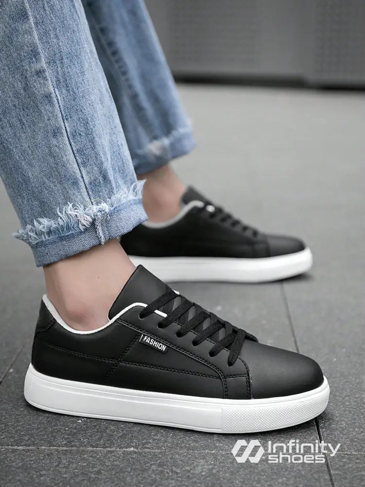 Tênis Casual Sintético Com Costura Lateral E Solado Tênis Casual Sintético Com Costura Lateral E Solado