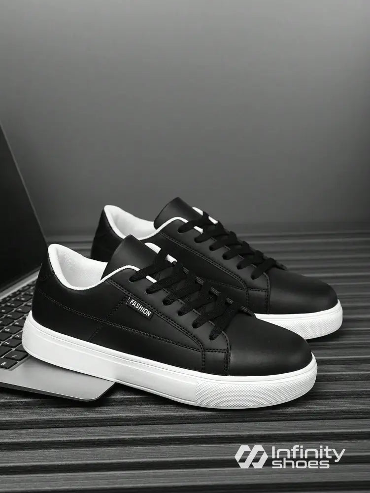 Tênis Casual Sintético Com Costura Lateral E Solado Tênis Casual Sintético Com Costura Lateral E Solado