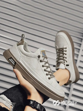 Tênis Casual Sintético Com Solado Alto Estilizado Tênis Casual Sintético Com Solado Alto Estilizado