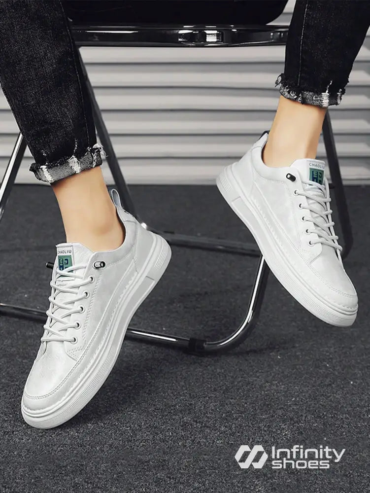 Tênis Casual Sintético Com Solado Alto Estilizado Tênis Casual Sintético Com Solado Alto Estilizado