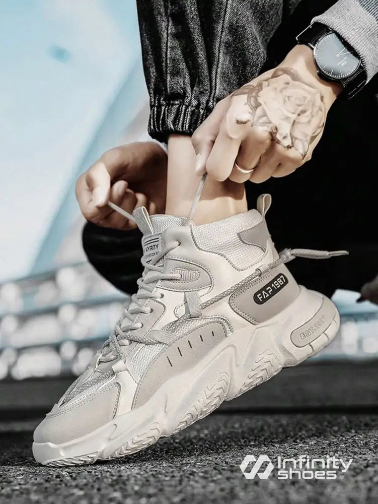 Tênis Chunky Cano Médio Com Solado Tratorado Tênis Chunky Cano Médio Com Solado Tratorado